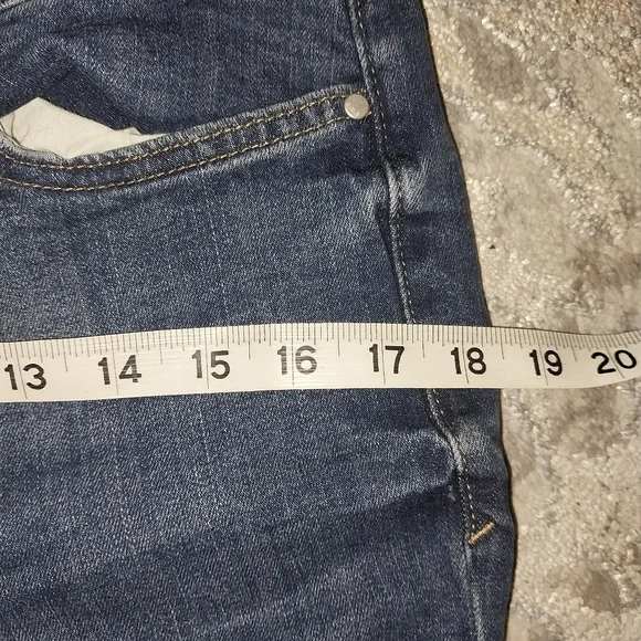 Like New! a.n.a Mid Rise Slim Fit Bootcut Jean 6T - Picture 8 of 9
